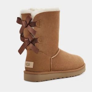 Women’s UGGS size 10